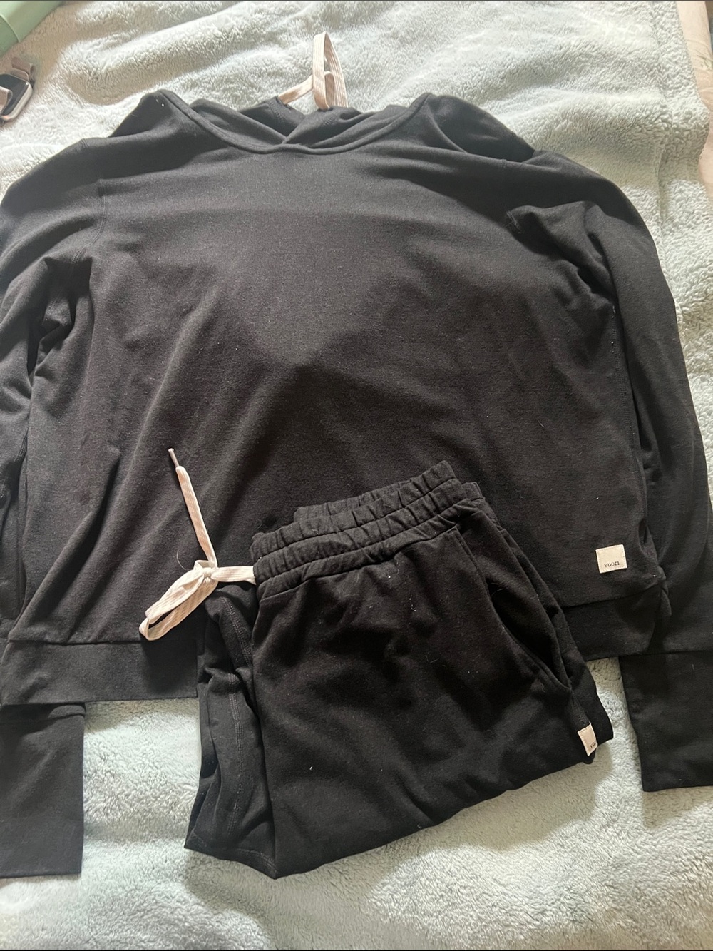 Vuori Black Sweatshirt and Joggers Set with Cream Drawstrings